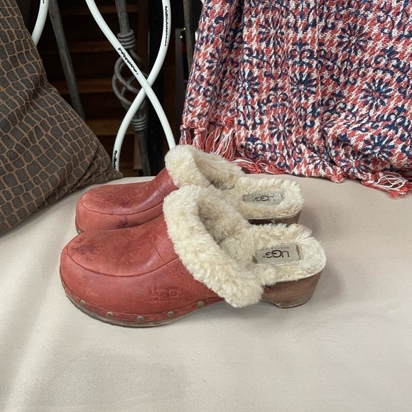Ugg Australia Kalie Shearling Leather Clog Size 7 - Picture 2 of 5